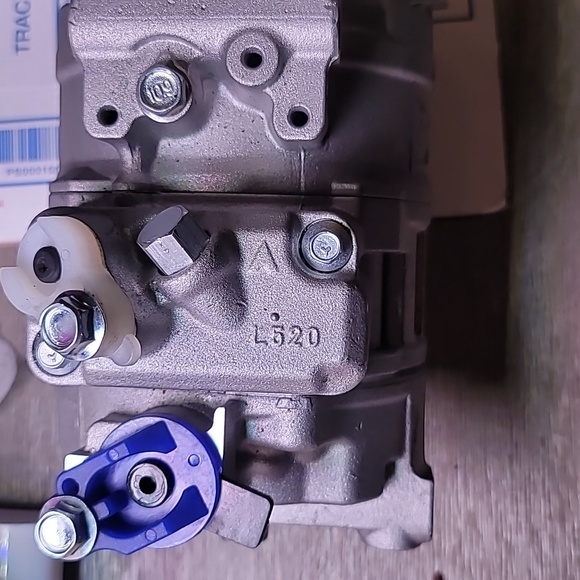 AC Auto Compressor - Picture 5 of 8